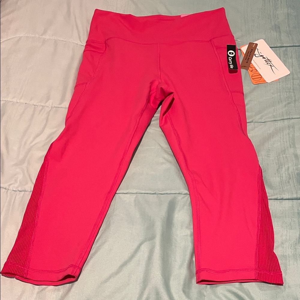NWT 💗 Gottex Vibrant Pink Women's 3/4 Leggings. Size Large